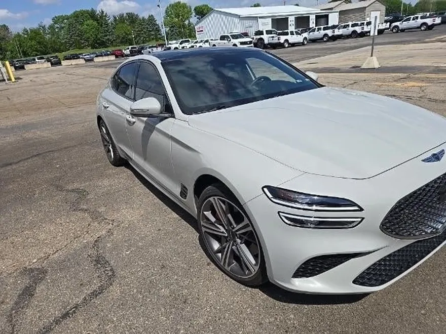 2024 Genesis G70 2.5T Sport Prestige photo 1