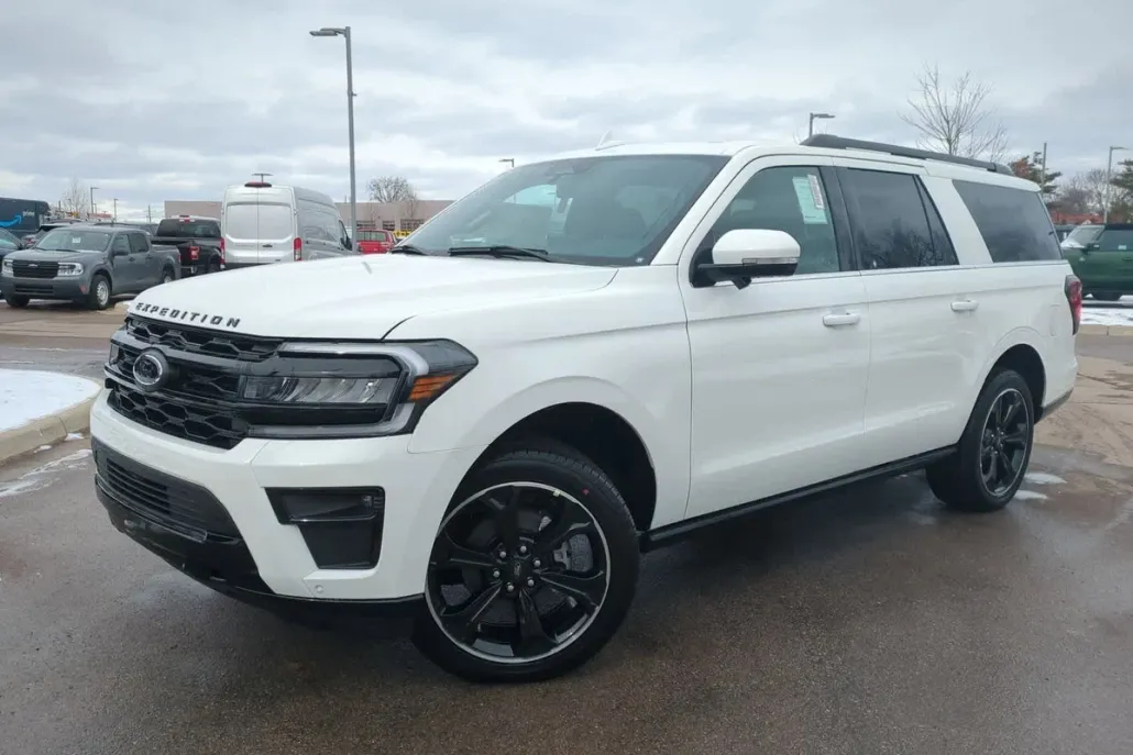 2024 Ford Expedition MAX Limited photo 1