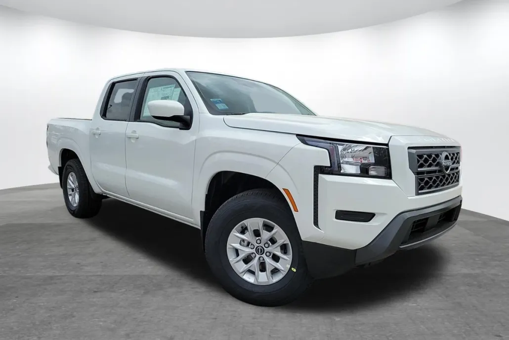 2024 Nissan Frontier SV photo 1