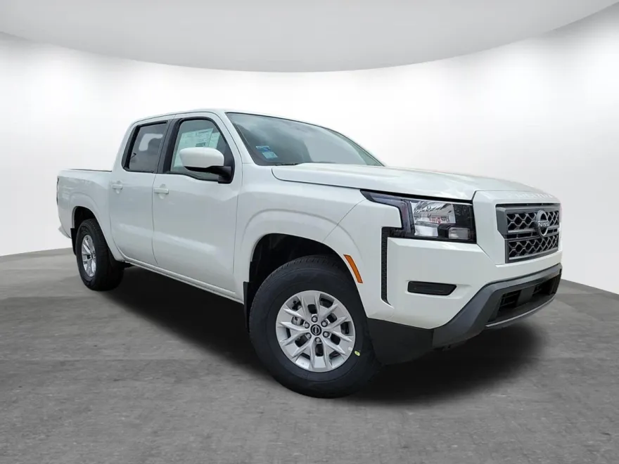 2024 Nissan Frontier SV photo 1