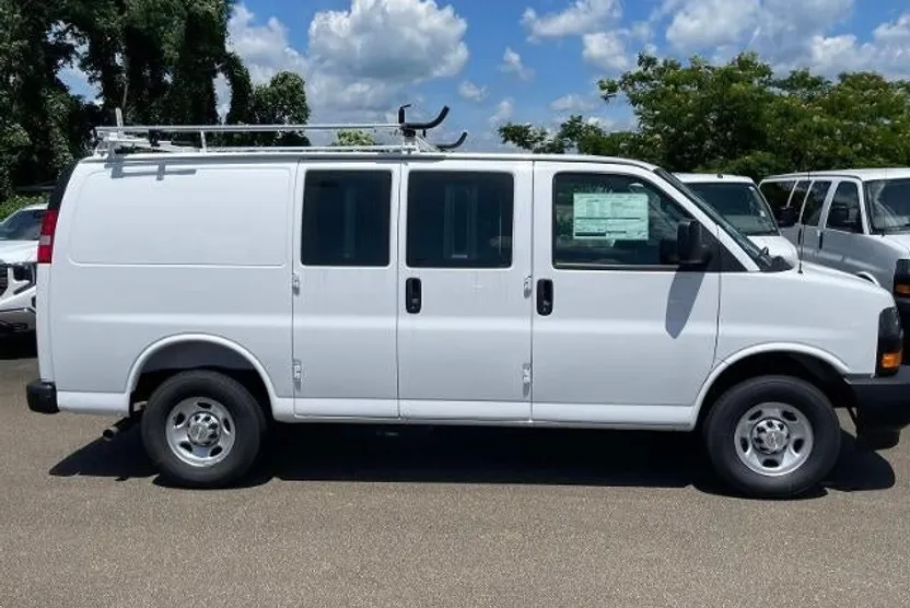 2025 Chevrolet Express Cargo 2500 photo 1
