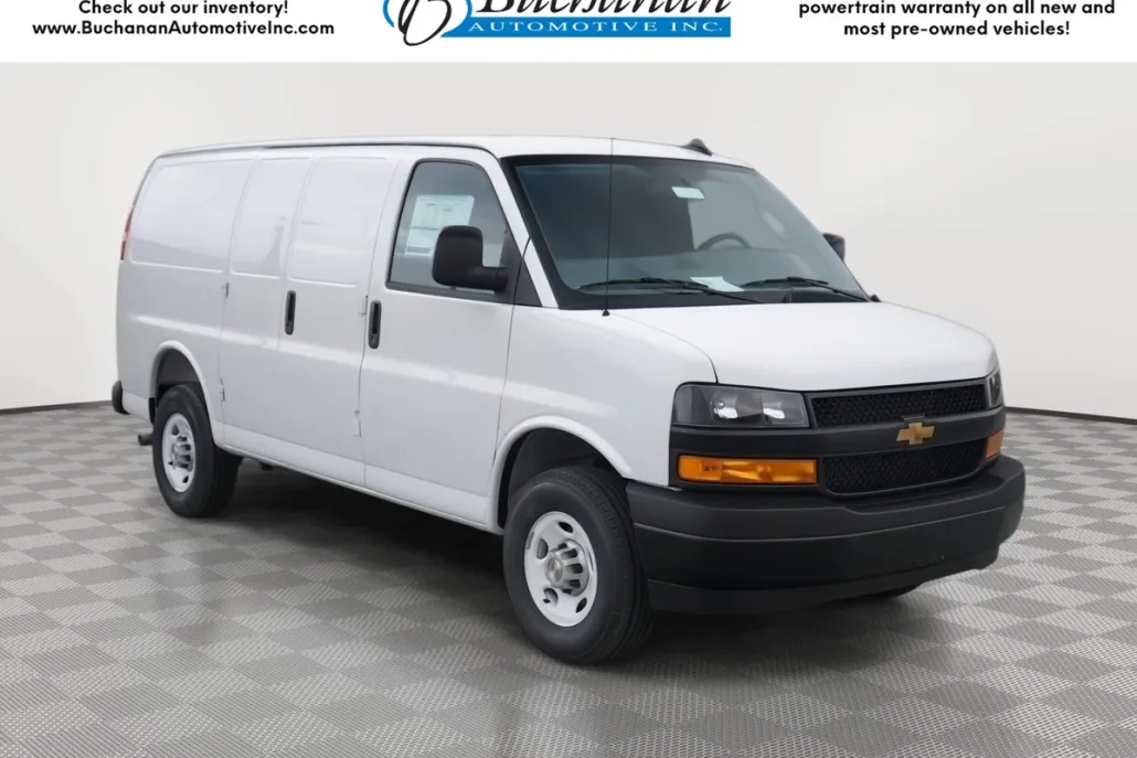 2025 Chevrolet Express Cargo 3500 photo 1