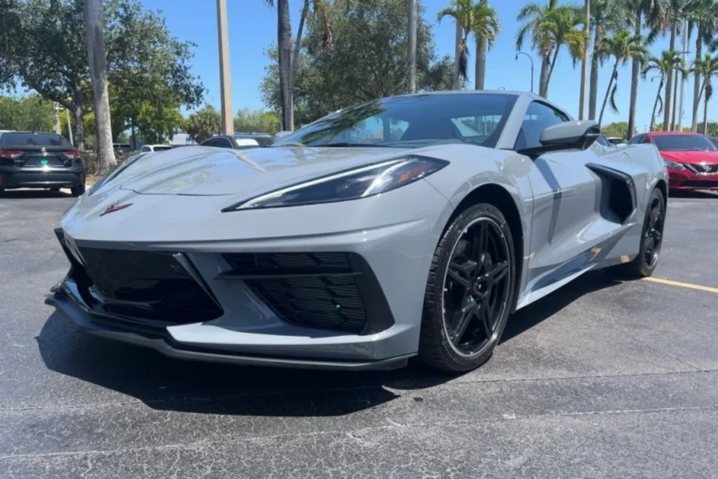 2024 Chevrolet Corvette Stingray photo 1