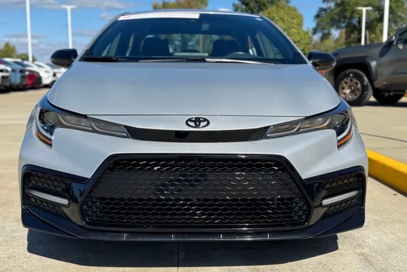 2022 Toyota Corolla SE photo 1