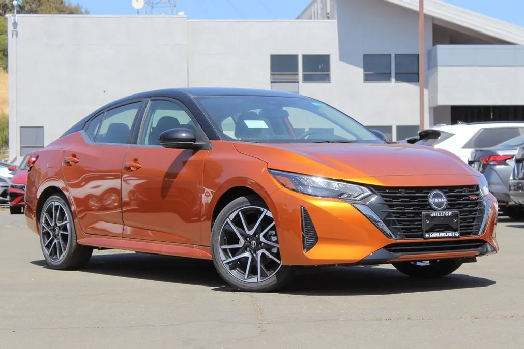 2025 Nissan Sentra SR photo 1