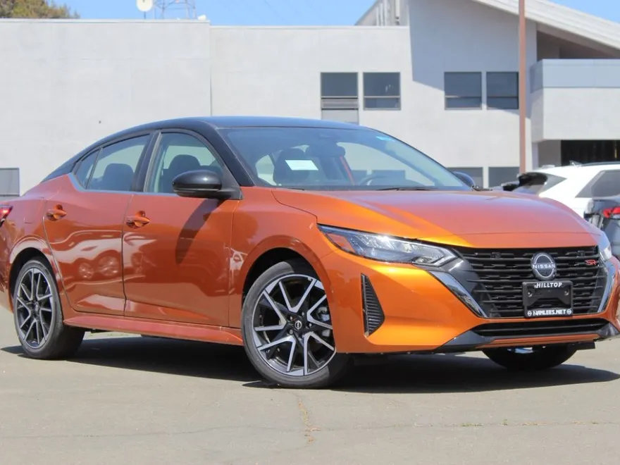 2025 Nissan Sentra SR photo 1
