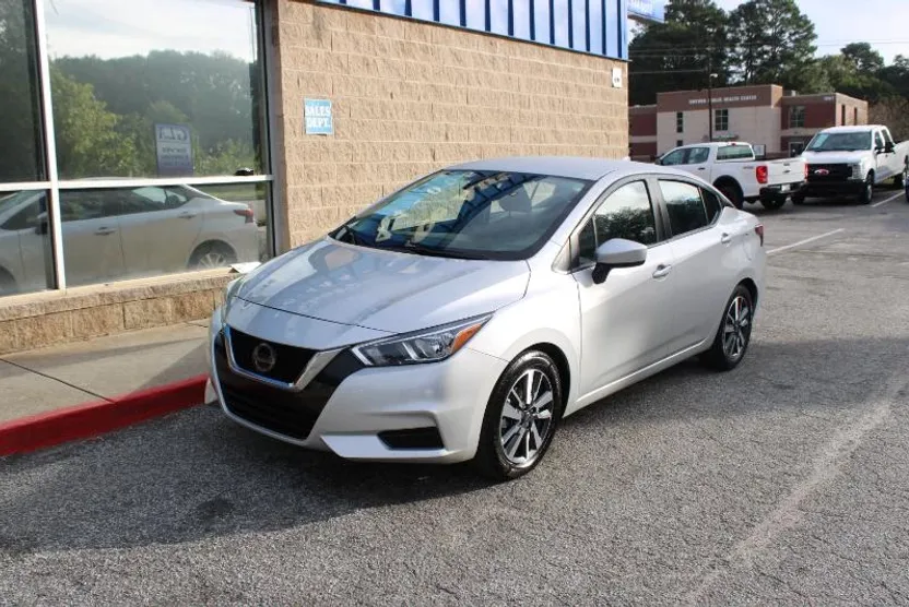 2023 Nissan Versa SV photo 1