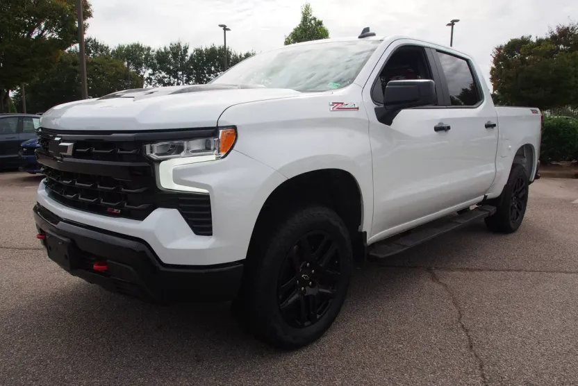 2024 Chevrolet Silverado 1500 LT Trail Boss photo 1