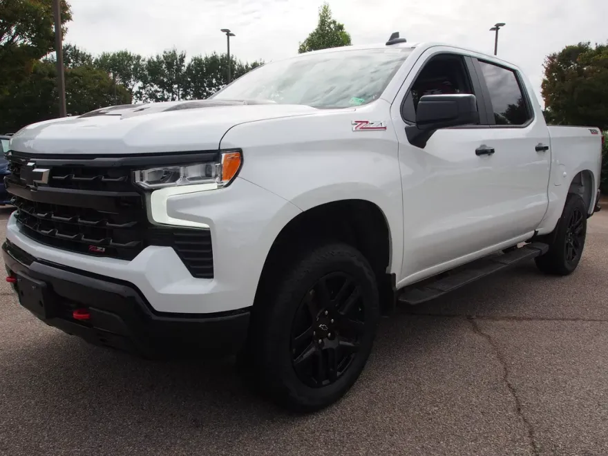 2024 Chevrolet Silverado 1500 LT Trail Boss photo 1
