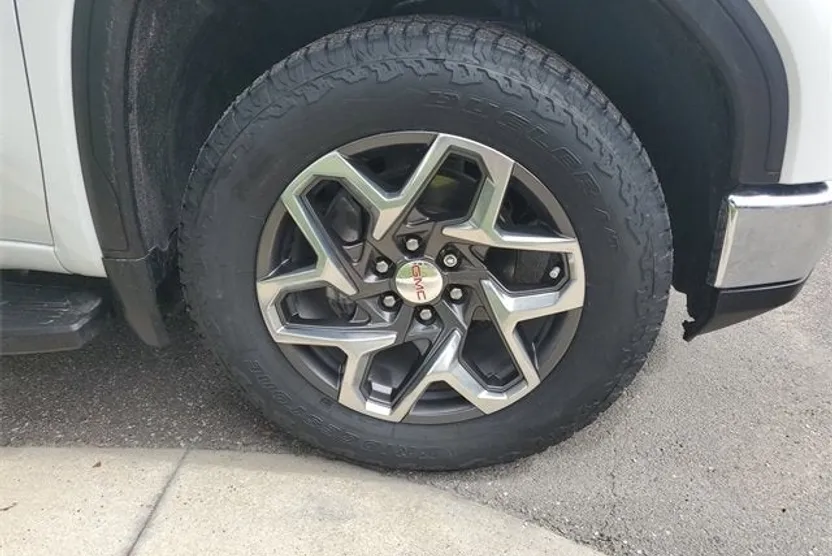 2024 Gmc Sierra 1500 SLT photo 1