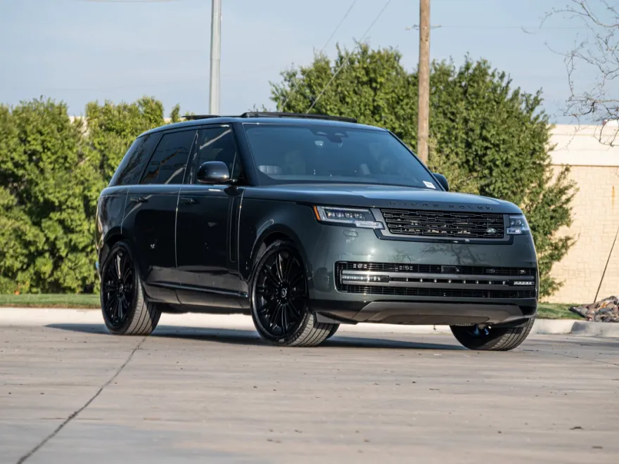 2025 Land Rover Range Rover SE photo 1