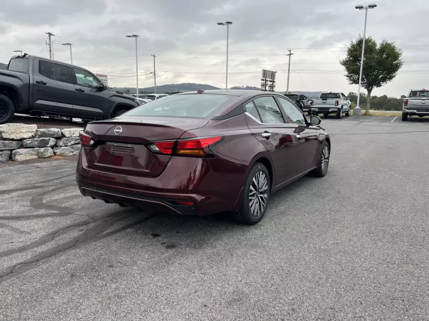 2025 Nissan Altima SV photo 1
