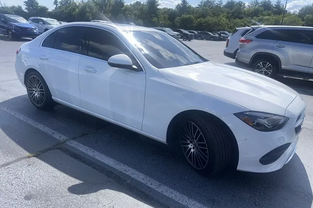 2024 Mercedes Benz C 300 photo 1