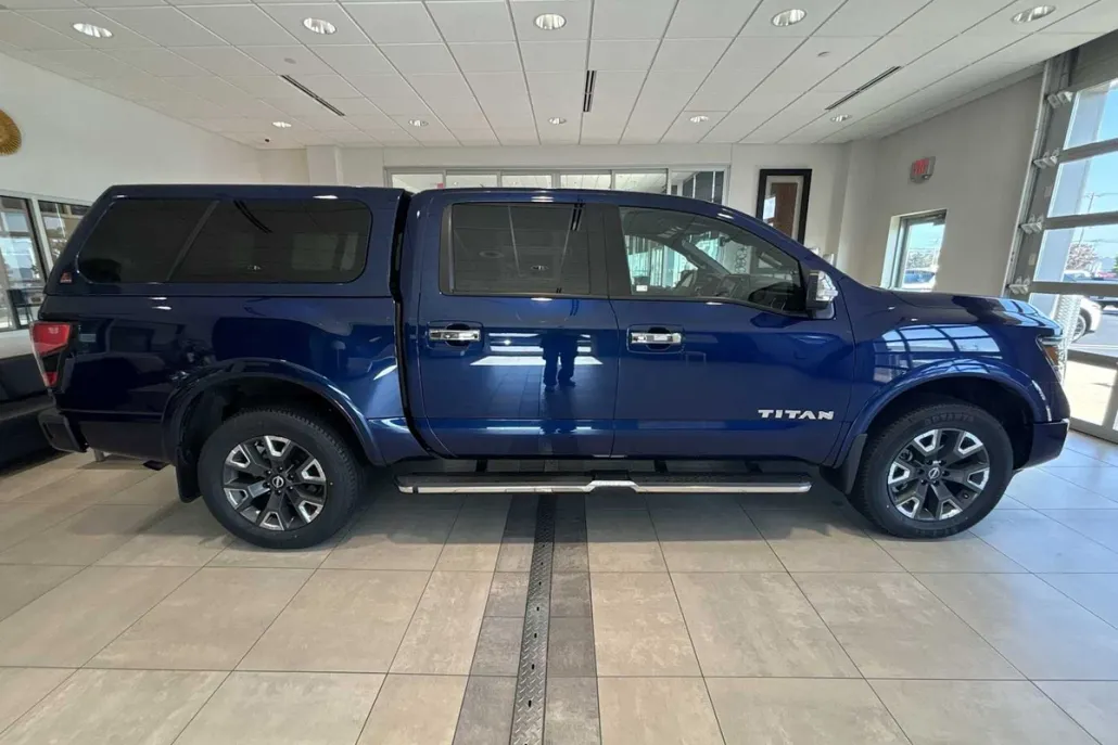 2023 Nissan Titan Platinum Reserve photo 1