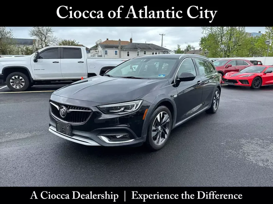 2019 Buick Regal TourX Essence photo 1