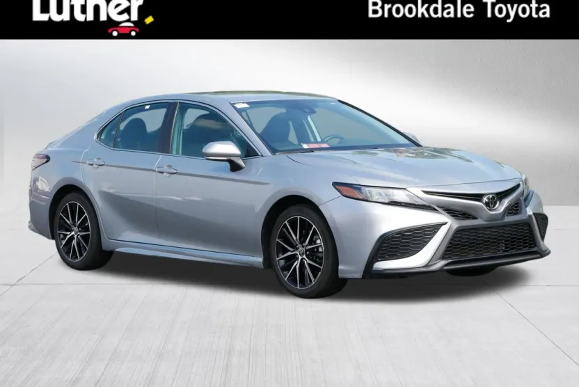 2024 Toyota Camry SE photo 1