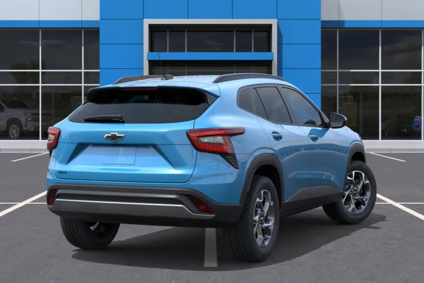 2025 Chevrolet Trax LT photo 1