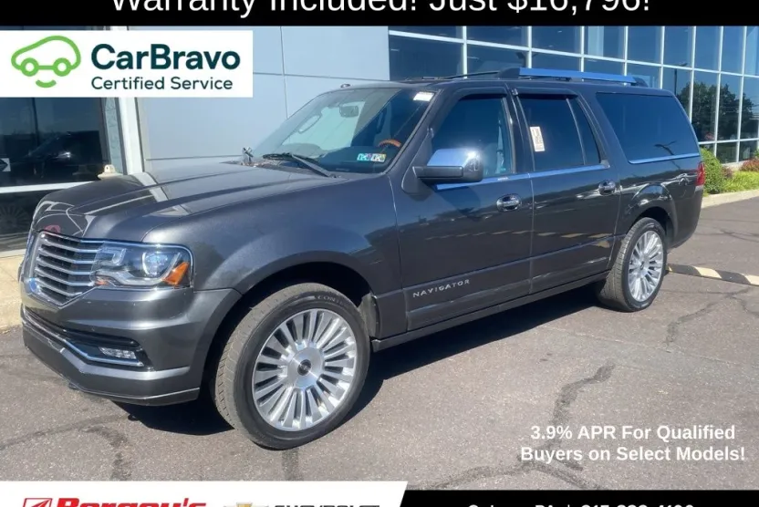 2017 Lincoln Navigator Select photo 1
