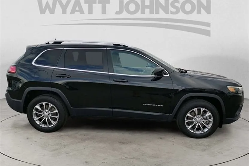 2019 Jeep Cherokee Latitude photo 1