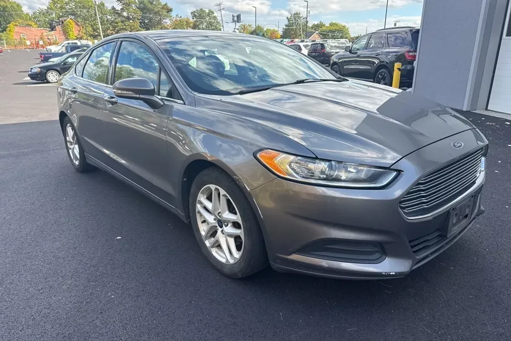 2014 Ford Fusion SE photo 1
