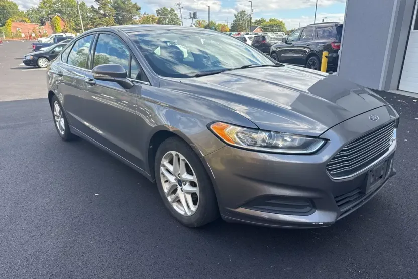 2014 Ford Fusion SE photo 1