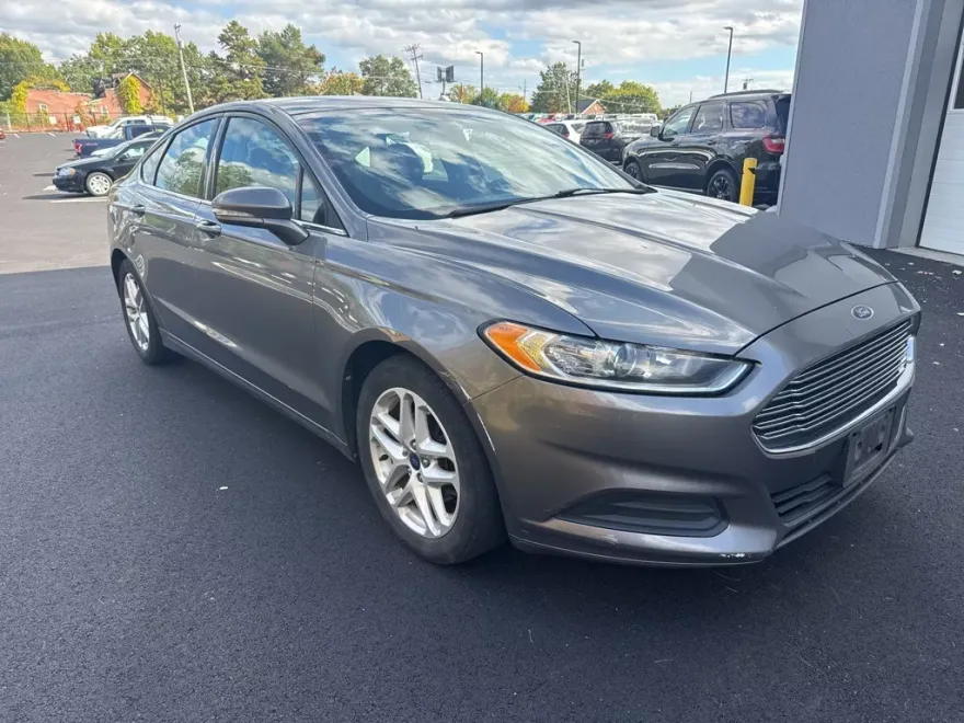 2014 Ford Fusion SE photo 1