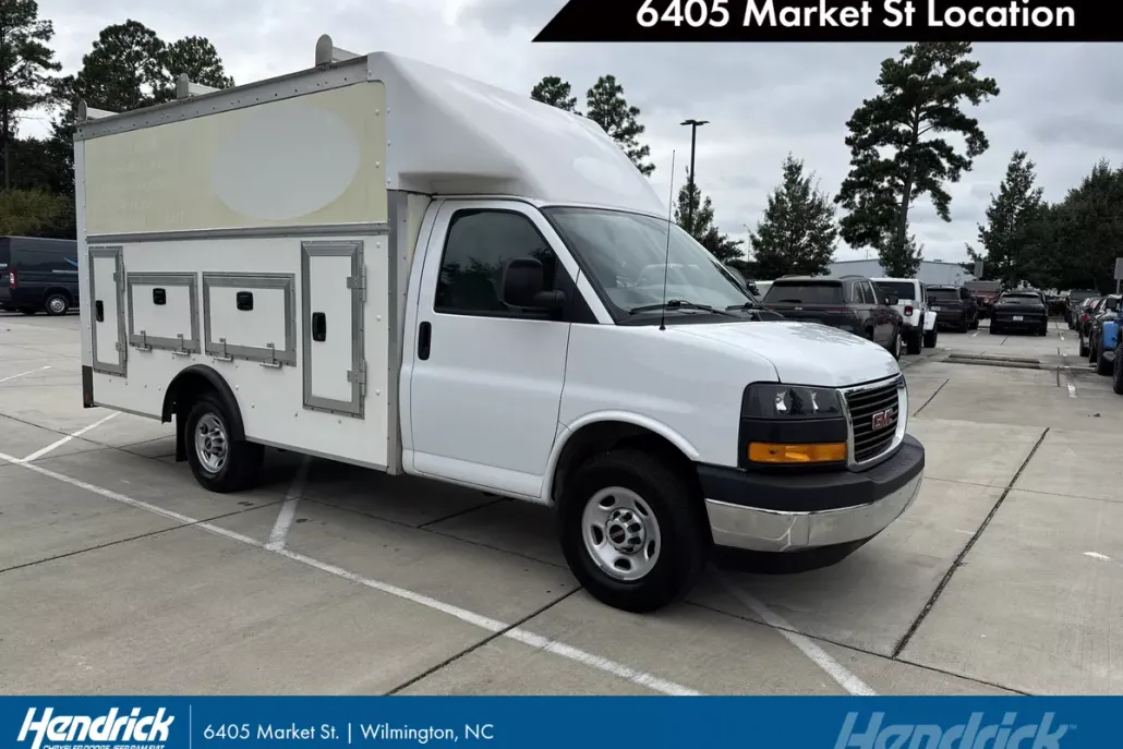 2023 Gmc Savana 3500 Cutaway photo 1