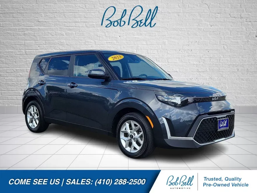 2023 Kia Soul LX photo 1
