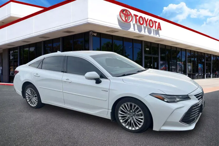 2019 Toyota Avalon Hybrid Limited photo 1