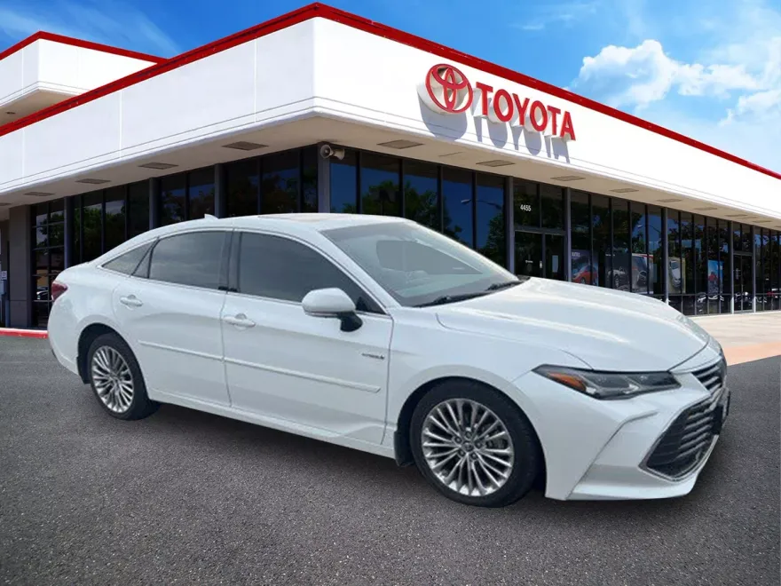 2019 Toyota Avalon Hybrid Limited photo 1