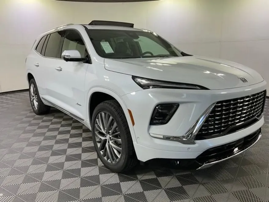2026 Buick Enclave Avenir photo 1