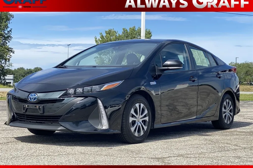 2021 Toyota Prius Prime LE photo 1