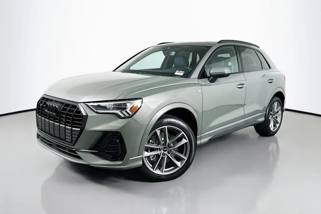 2025 Audi Q3 S line Premium photo 1