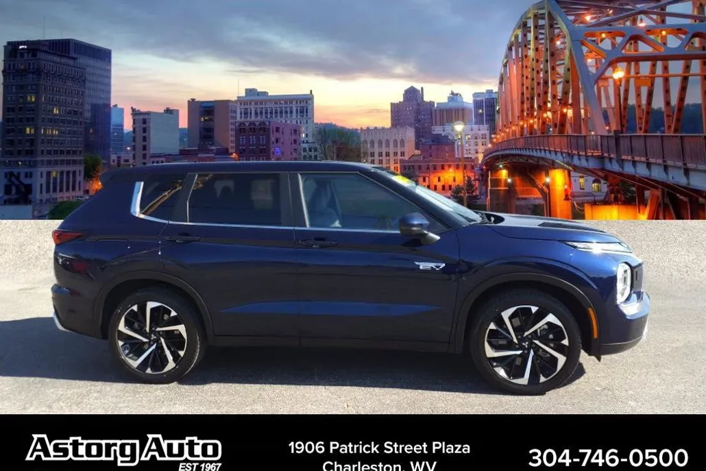 2024 Mitsubishi Outlander PHEV SE photo 1
