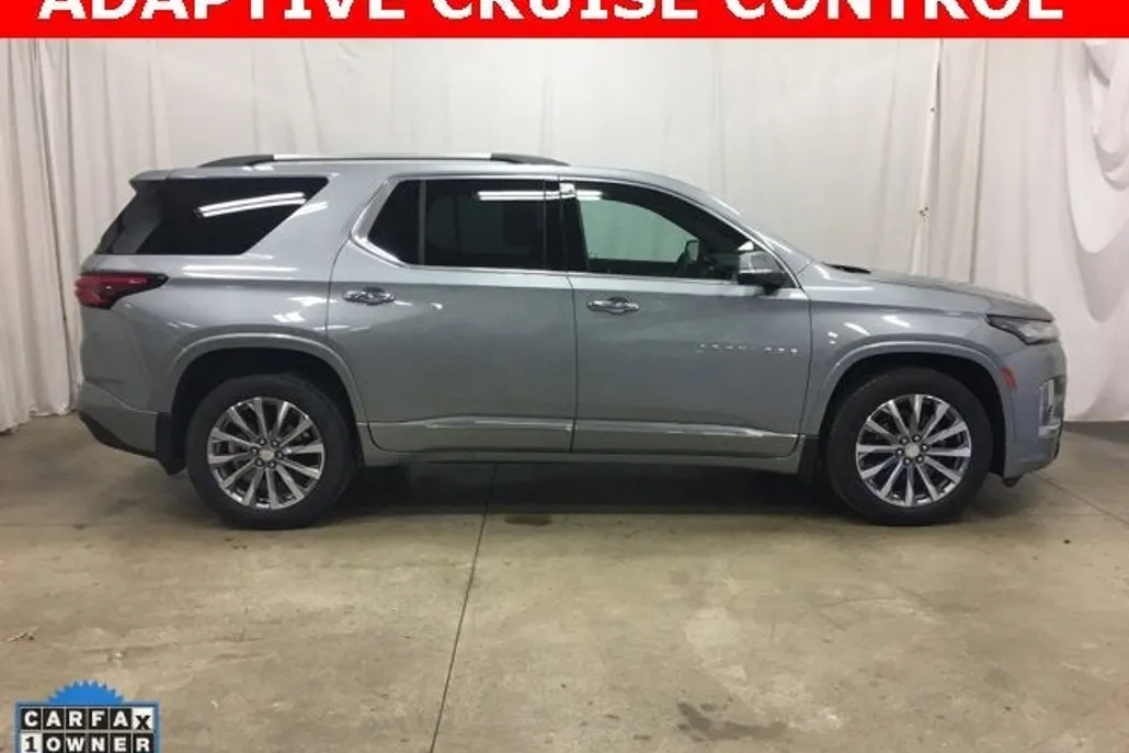 2023 Chevrolet Traverse Premier photo 1