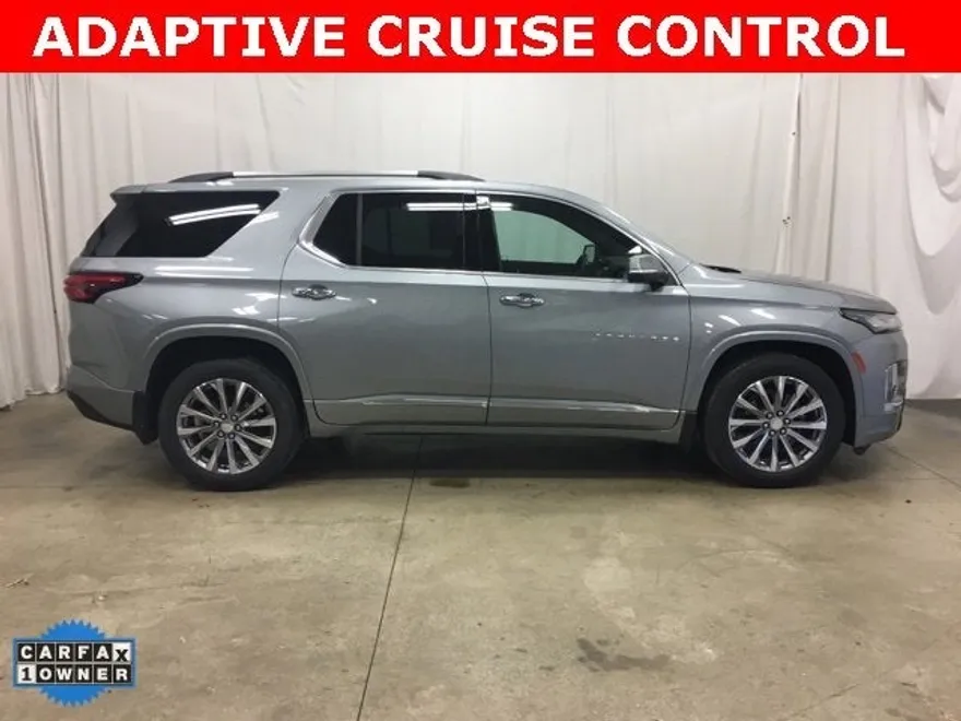 2023 Chevrolet Traverse Premier photo 1