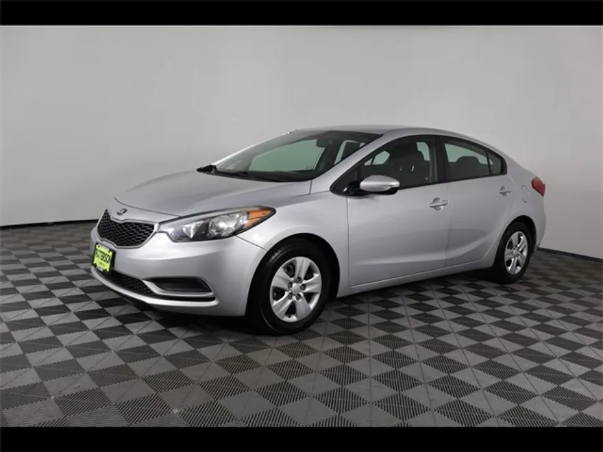 2021 Kia Forte FE LXS photo 1