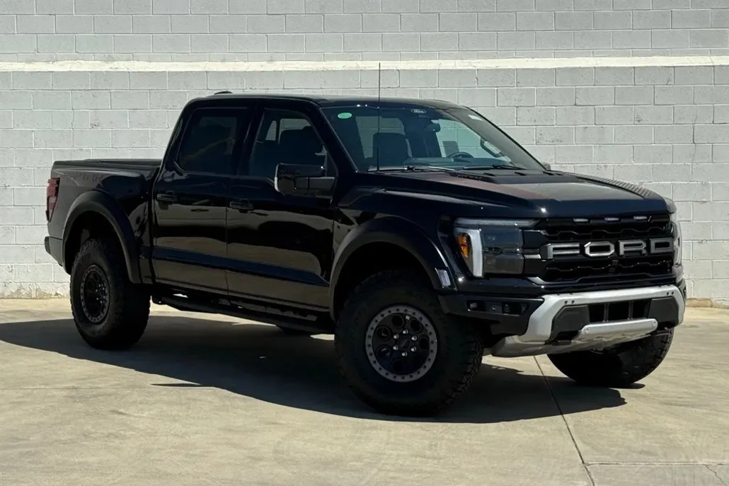 2025 Ford F-150 Raptor photo 1