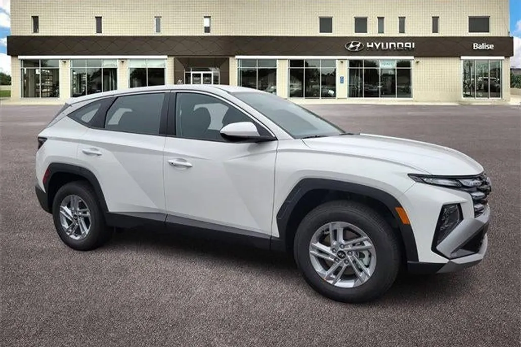 2025 Hyundai Tucson SE photo 1