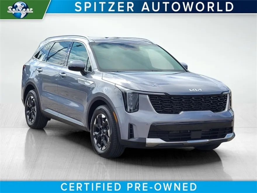 2024 Kia Sorento S photo 1