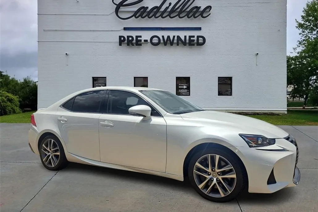 2020 Lexus IS 300 photo 1