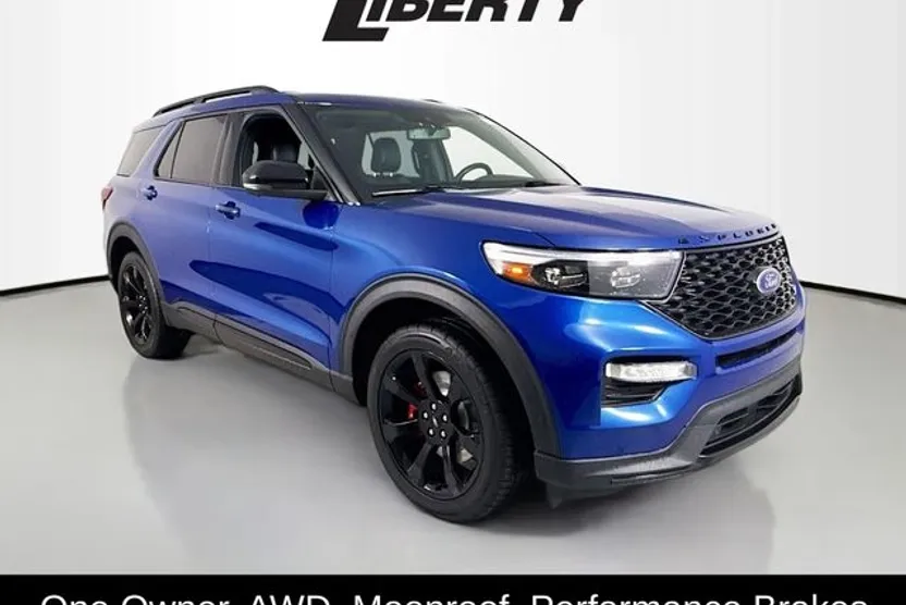 2021 Ford Explorer ST photo 1