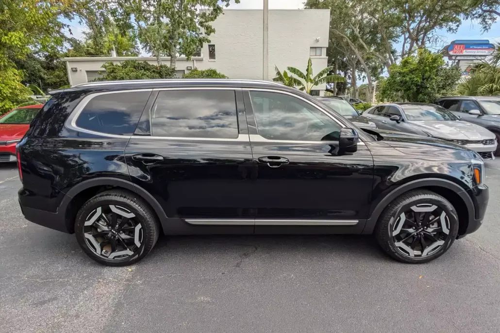 2023 Kia Telluride EX photo 1