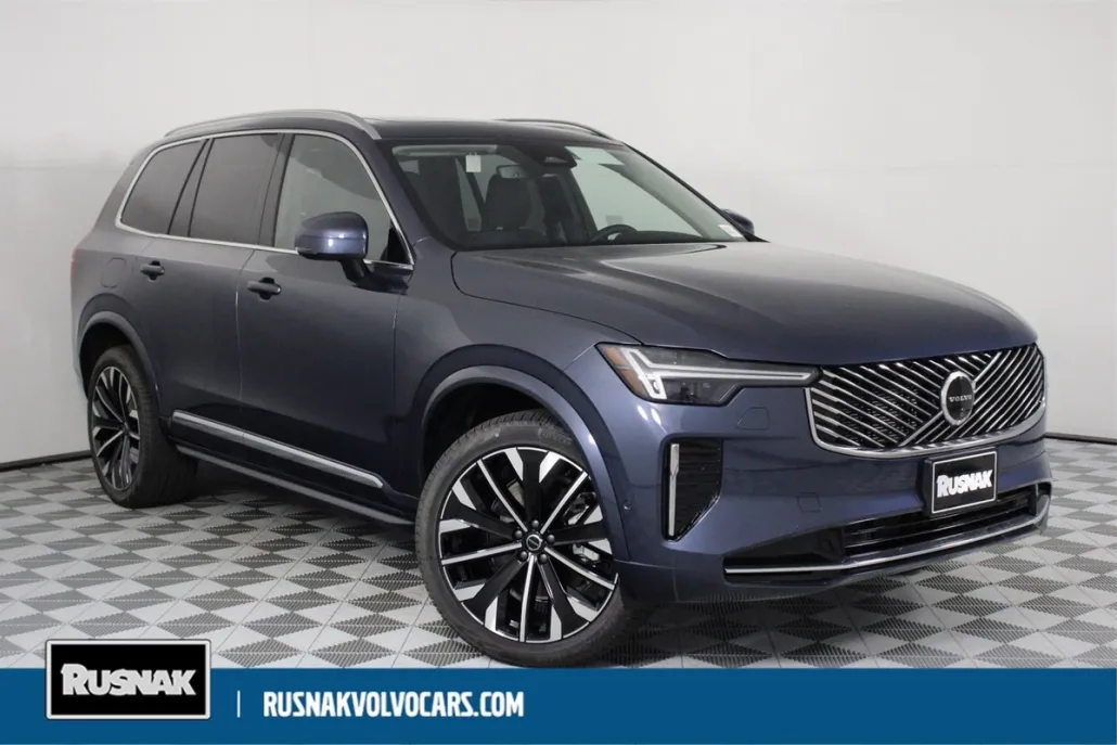 2025 Volvo XC90 Plus photo 1