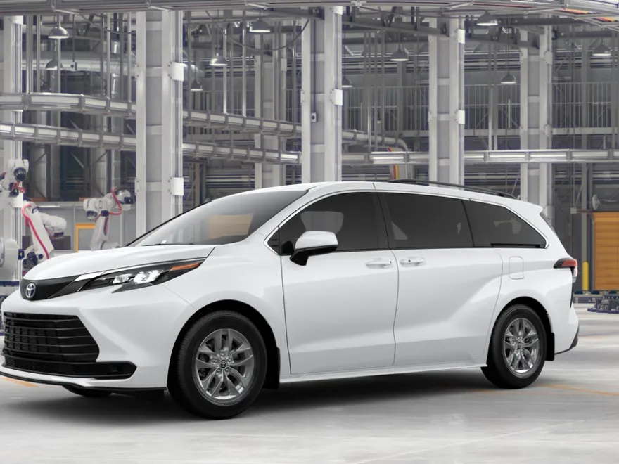2025 Toyota Sienna LE photo 1