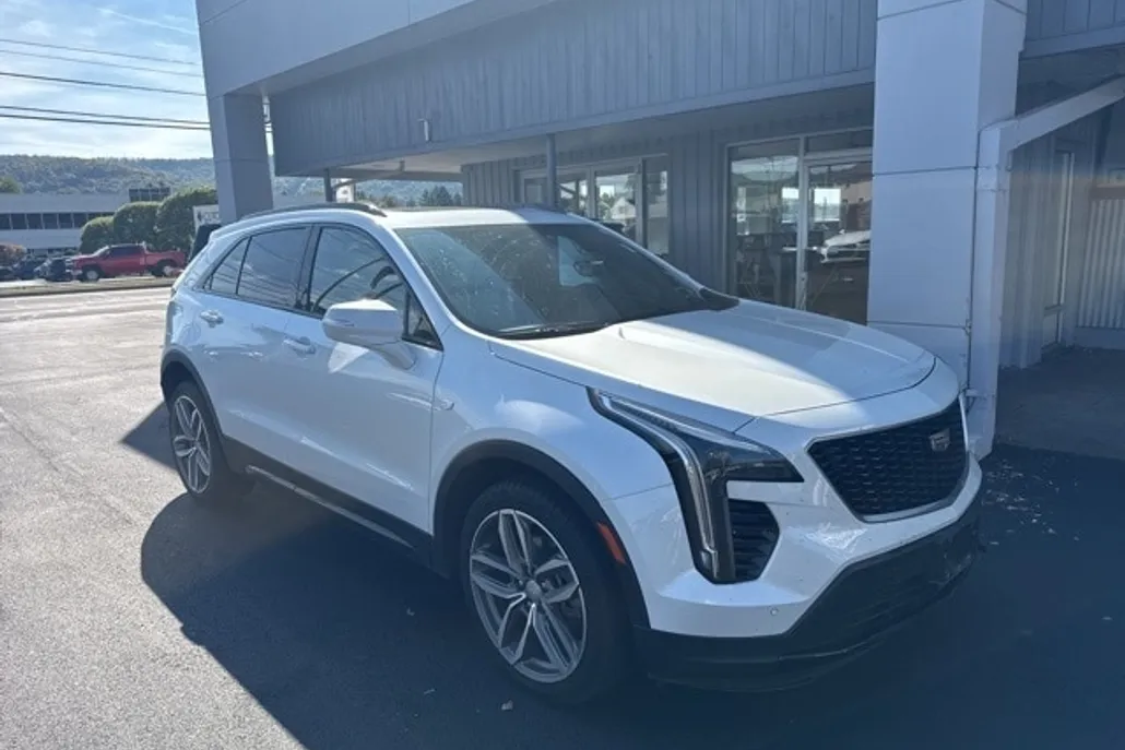 2023 Cadillac XT4 Sport photo 1
