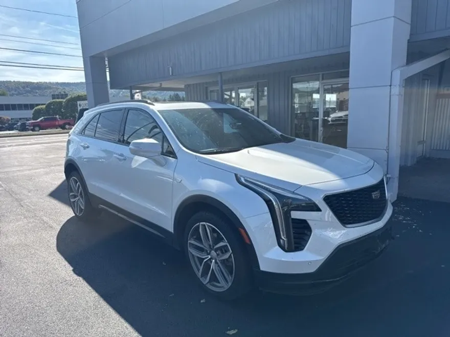 2023 Cadillac XT4 Sport photo 1