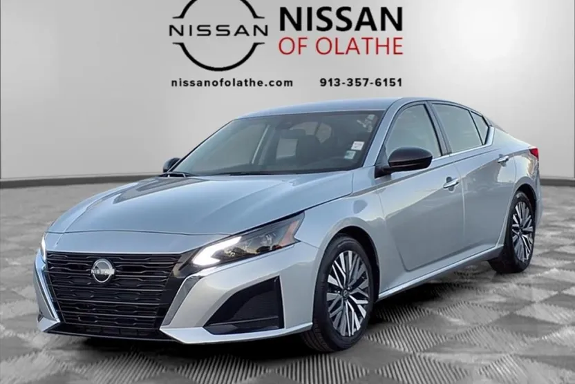 2024 Nissan Altima 2.5 SV photo 1