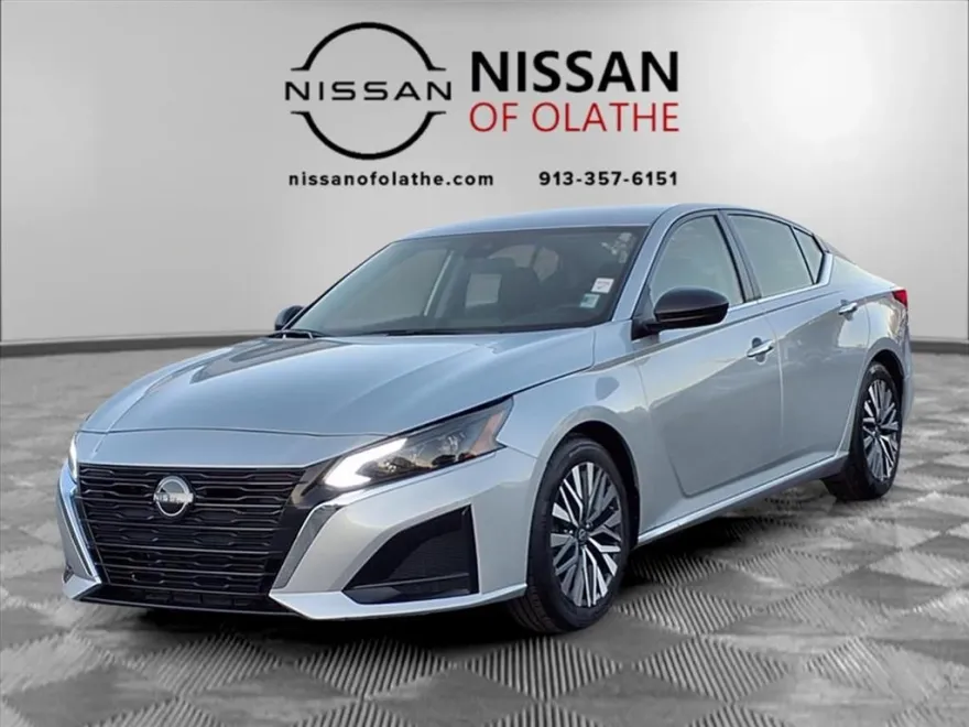 2024 Nissan Altima 2.5 SV photo 1