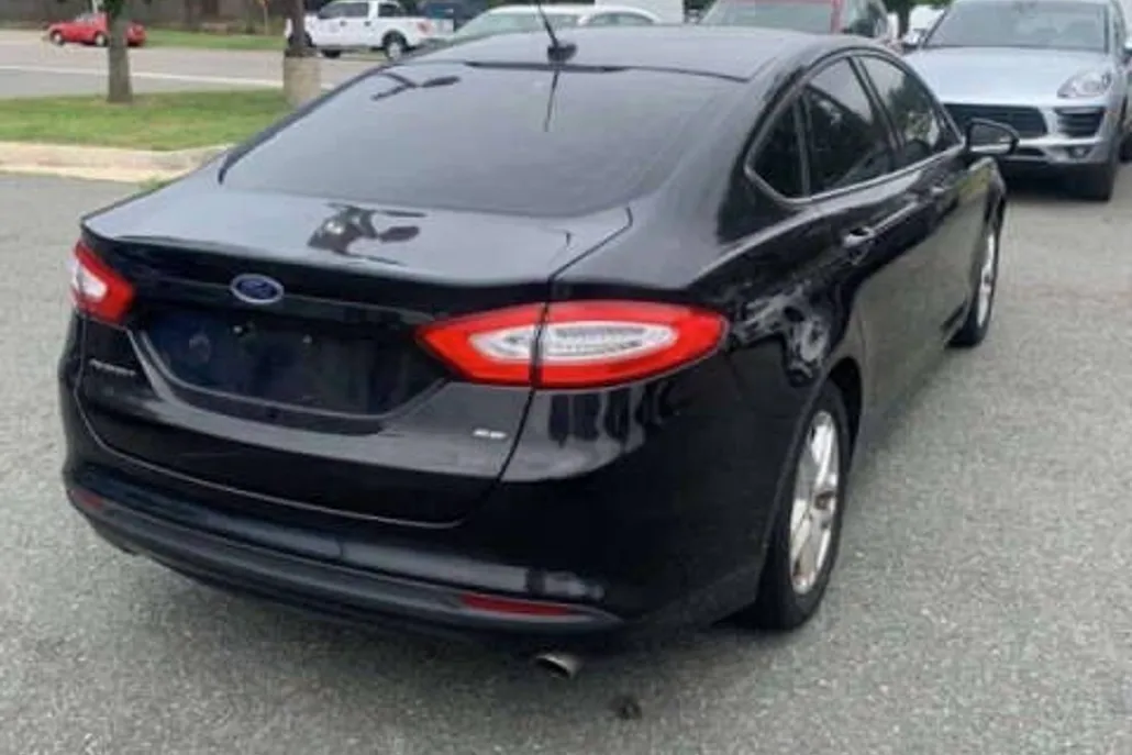 2015 Ford Fusion SE photo 1